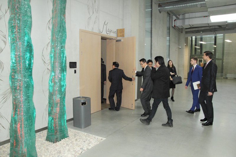 Korejas Republikas Nacionālās Asamblejas Ārlietu un apvienošanas komisijas delegācijas vizīte Latvijas Universitātes Dabas mājā. null