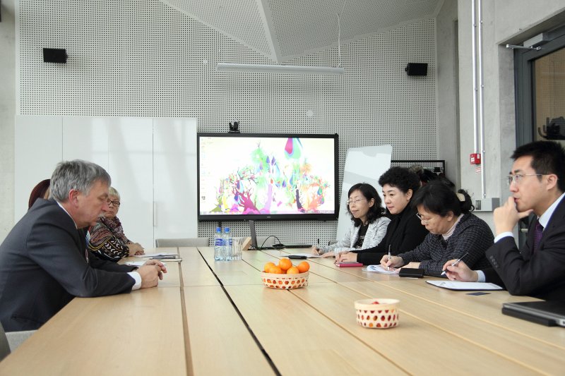 Pekinas Starptautisko studiju universitātes (Beijing International Studies University) delegācijas vizīte Latvijas Universitātē. null