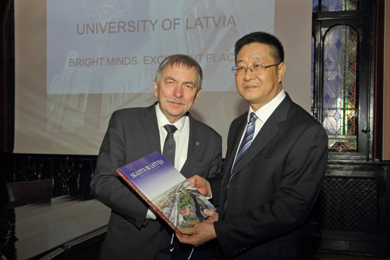 Hebei provinces (Ķīna) delegācijas vizīte Latvijas Universitātē. null