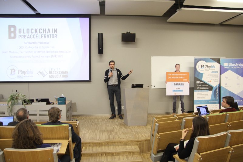 Latvijas Universitātes studentu Biznesa inkubatora lekcija par blokķēdes tehnoloģijām «How to start a Blockchain startup». Konstantīns Vasiļenko, PayBis un Blockchain Asociācijas Latvijā līdzdibinātājs.