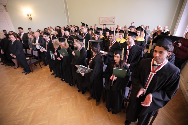 Latvijas Universitātes Medicīnas fakultātes absolventu izlaidums. null
