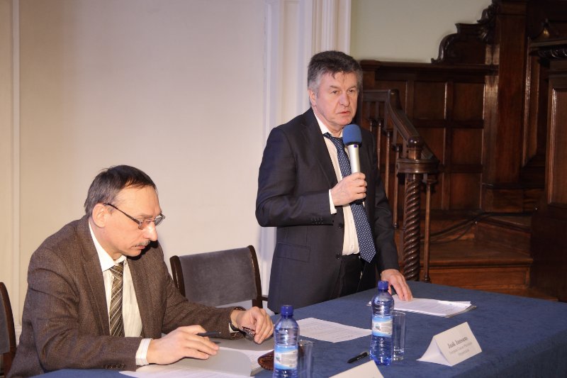 Starptautiskais kuņģa vēža profilakses pētniecības forums. No kreisās: Sergejs Pimanovs (Sergey Pimanov)(Vitebskas Valsts medicīniskā universitāte) un Jāks Jansens (Jaak Janssens)(Eiropas Vēža profilakses organizācija).