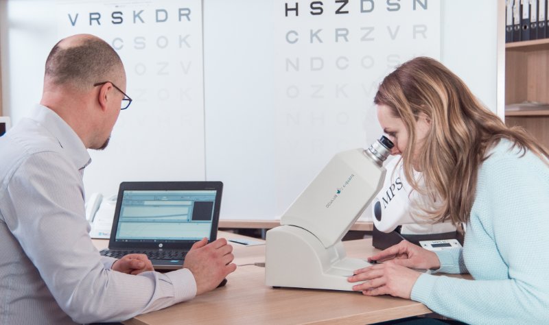 Latvijas Universitātes Fizikas, matemātikas un optometrijas fakultātes Optometrijas un redzes zinātnes nodaļā. null