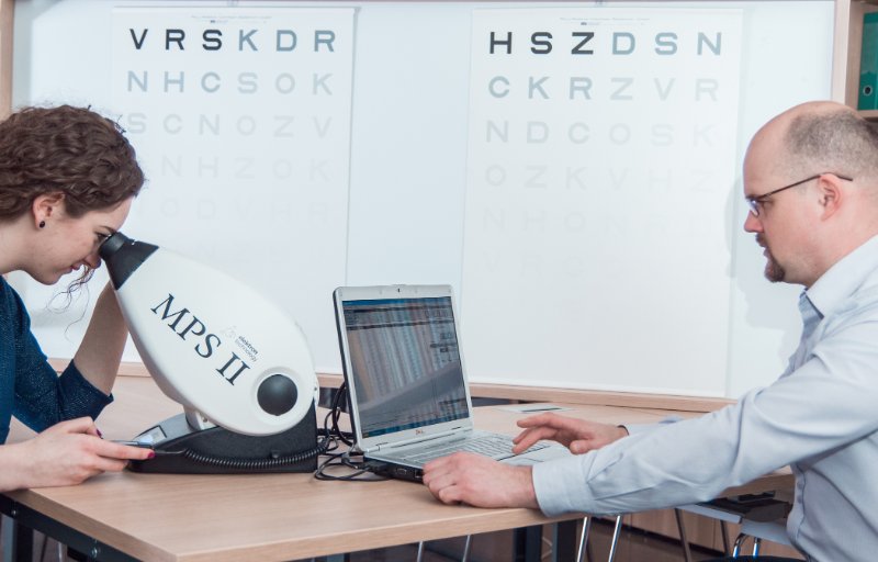 Latvijas Universitātes Fizikas, matemātikas un optometrijas fakultātes Optometrijas un redzes zinātnes nodaļā. null