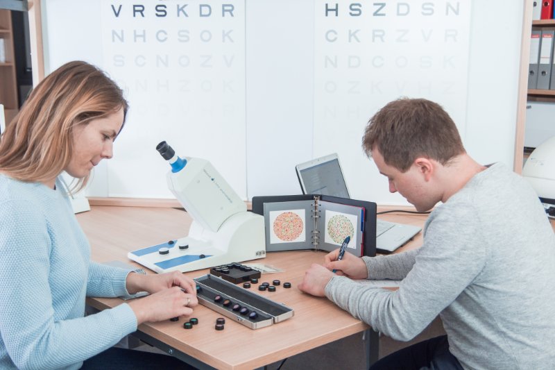 Latvijas Universitātes Fizikas, matemātikas un optometrijas fakultātes Optometrijas un redzes zinātnes nodaļā. null