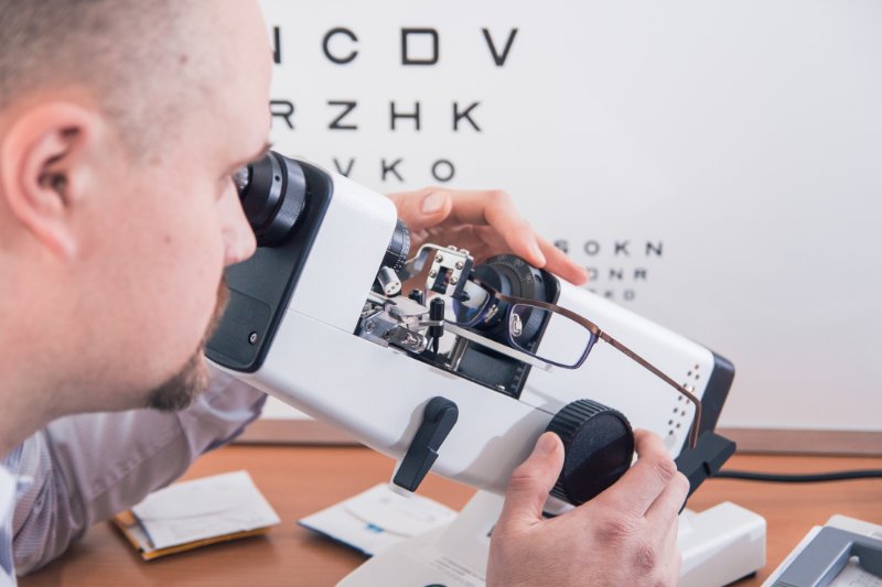 Latvijas Universitātes Fizikas, matemātikas un optometrijas fakultātes Optometrijas un redzes zinātnes nodaļā. null