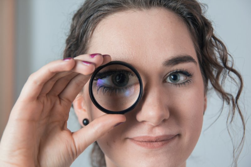 Latvijas Universitātes Fizikas, matemātikas un optometrijas fakultātes Optometrijas un redzes zinātnes nodaļā. null