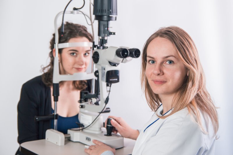 Latvijas Universitātes Fizikas, matemātikas un optometrijas fakultātes Optometrijas un redzes zinātnes nodaļā. null