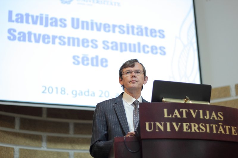 Latvijas Universitātes Satversmes sapulces sēde. Prof. Māris Kļaviņš.