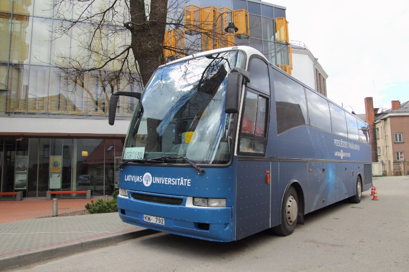 Latvijas Universitātes interaktīvais autobuss. null