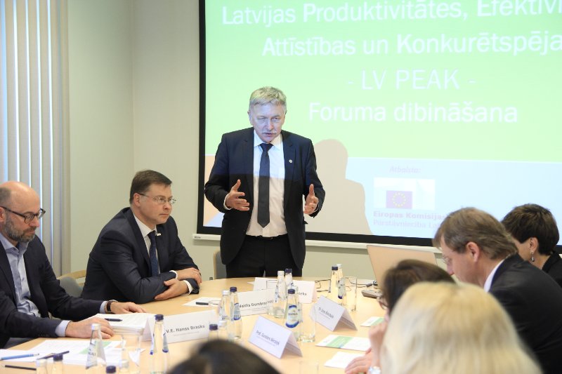Latvijas Produktivitātes, Efektivitātes, Attīstības un Konkurētspējas (LV PEAK) foruma dibināšana. LU rektors prof. Indriķis Muižnieks.