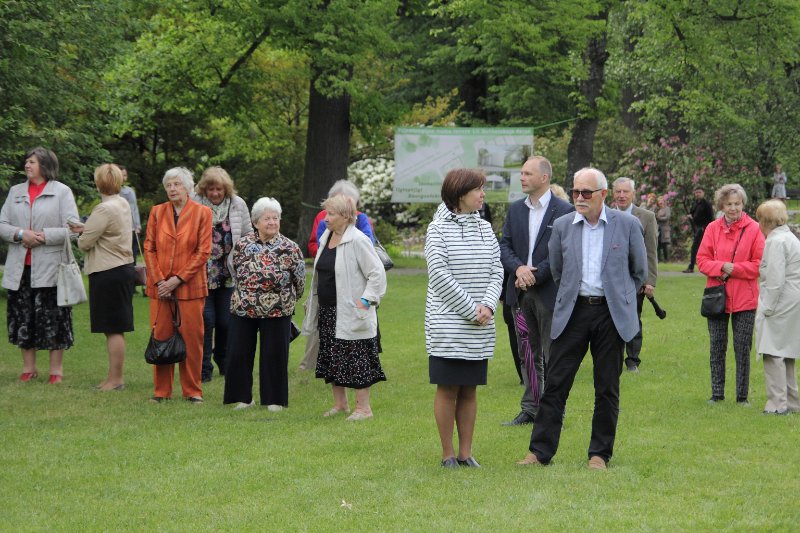 Latvijas Universitātes Absolventu diena Botāniskajā dārzā. null
