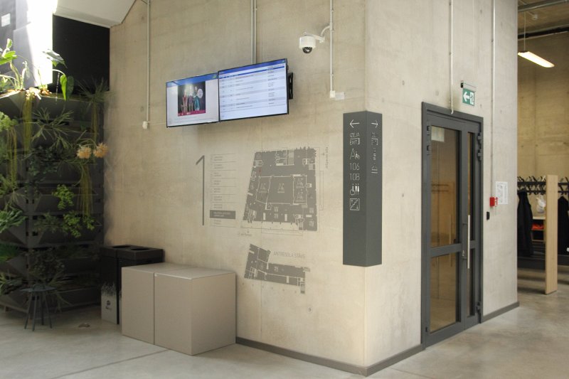 Informatīvie ekrāni Latvijas Universitātes Akadēmiskā centra Dabas mājā. null