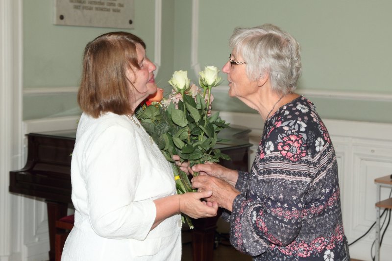 Latvijas Universitātes senioru jubilāru sveikšana. null