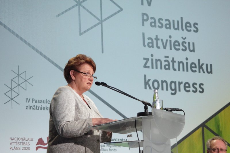 IV Pasaules latviešu zinātnieku kongress, forums «Latvijas Formula 2050». Bijusī Ministru prezidente Laimdota Straujuma.