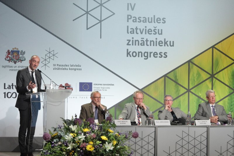IV Pasaules latviešu zinātnieku kongress, forums «Latvijas Formula 2050». Eiropas Komisijas Pētniecības un inovāciju ģenerāldirektorāta direktora Žana Ērika Pakē (Jean Eric Paquet).