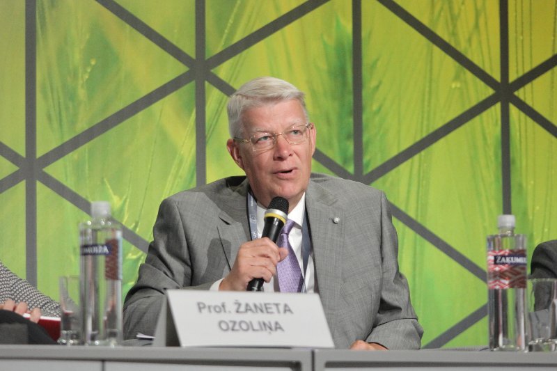IV Pasaules latviešu zinātnieku kongress, forums «Latvijas Formula 2050». Bijušais Latvijas prezidents Valdis Zatlers.
