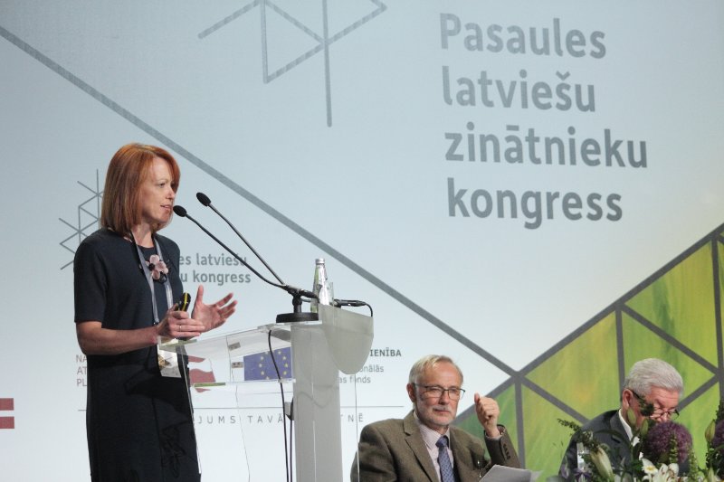 IV Pasaules latviešu zinātnieku kongress, forums «Latvijas Formula 2050». SEB bankas viceprezidente Ieva Tetere.