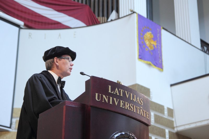 Latvijas Universitātes 99. gadadienai veltīta LU Senāta svinīgā sēde. LU Senāta priekšsēdētājs prof. Māris Kļaviņš.