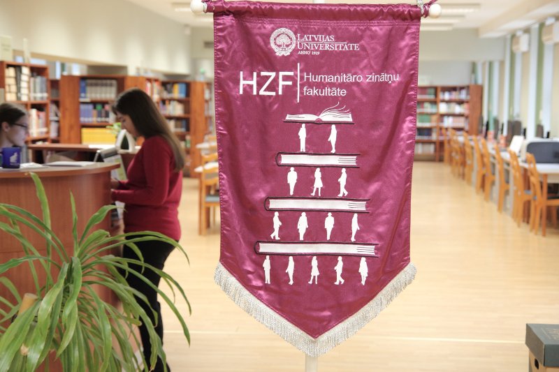 Latvijas Universitātes Humanitāro zinātņu fakultāte. HZF karogs