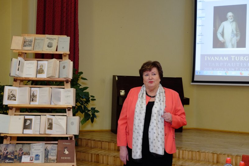 Ivana Turgeņeva 200. jubilejai veltīta starptautiska konference Latvijas Universitātes Akadēmiskajā bibliotēkā. LU Akadēmiskās bibliotēkas direktore Venta Kocere.