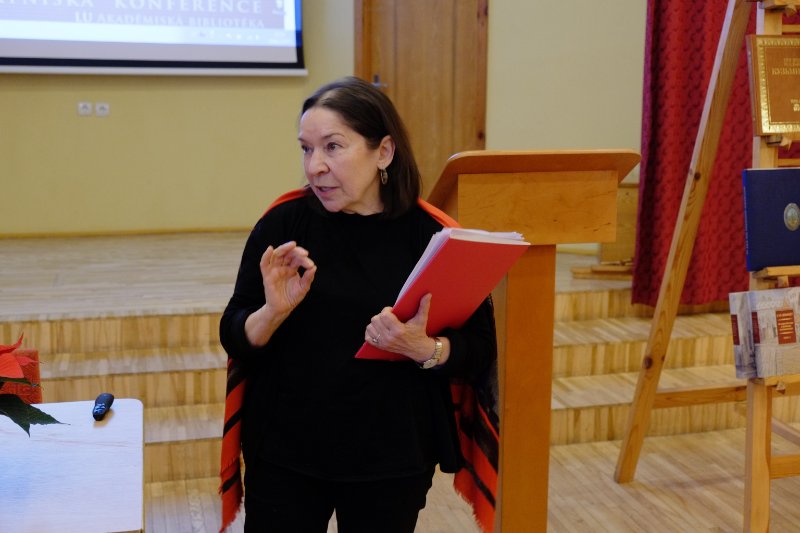 Ivana Turgeņeva 200. jubilejai veltīta starptautiska konference Latvijas Universitātes Akadēmiskajā bibliotēkā. Nacionālās pētniecības tehnoloģiju universitātes vecākā pasniedzēja Zinaīda Gafurova, Maskava.