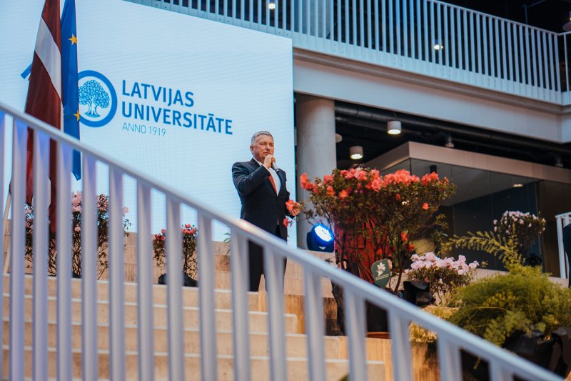 Latvijas Universitātes Akadēmiskā centra Zinātņu mājas atklāšana. null