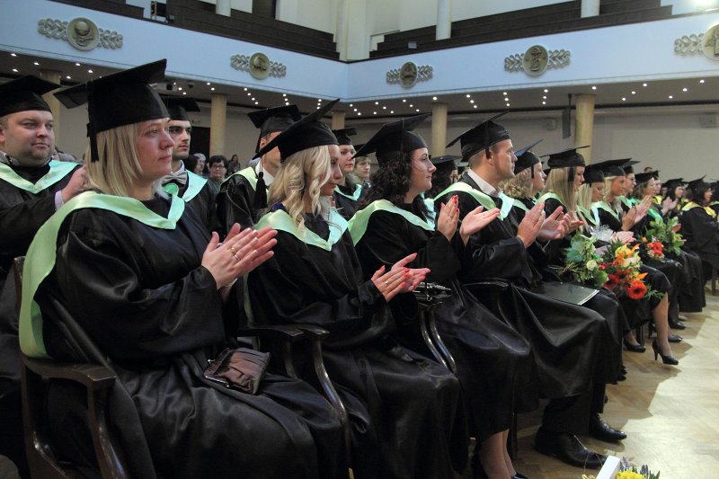 Latvijas Universitātes Biznesa, vadības un ekonomikas fakultātes izlaidums. null