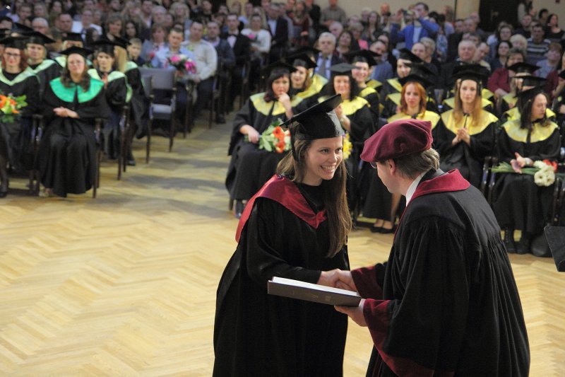 Latvijas Universitātes Biznesa, vadības un ekonomikas fakultātes izlaidums. null