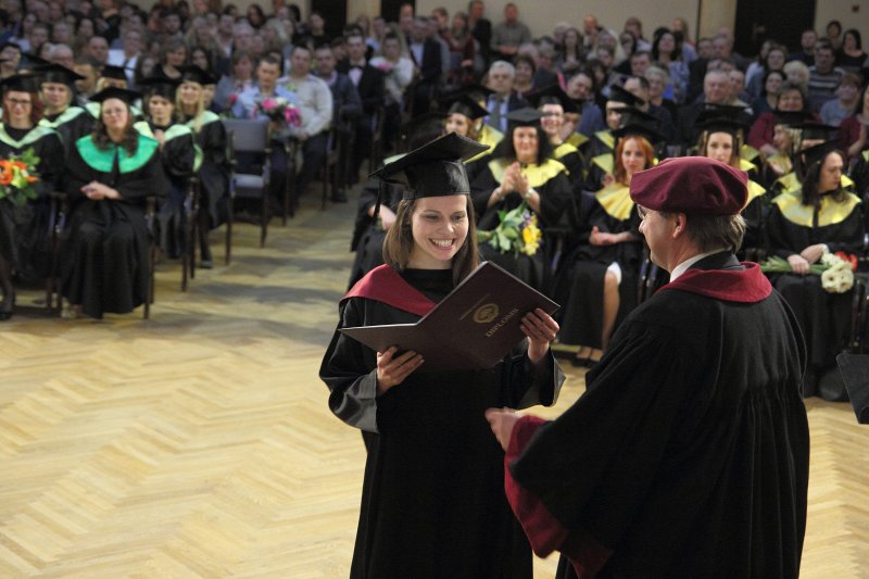 Latvijas Universitātes Biznesa, vadības un ekonomikas fakultātes izlaidums. null