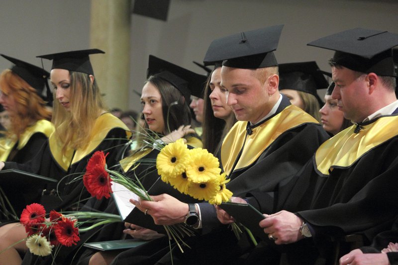 Latvijas Universitātes Biznesa, vadības un ekonomikas fakultātes izlaidums. null