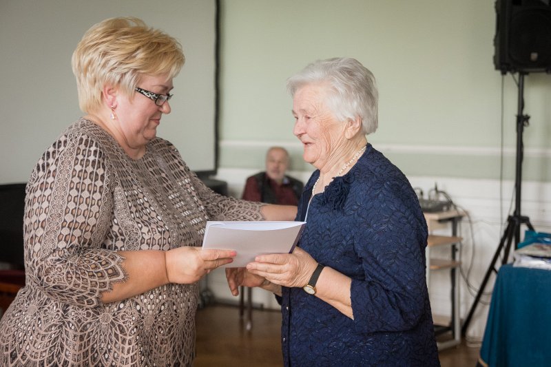 Latvijas Universitātes senioru jubilāru sveikšana. null