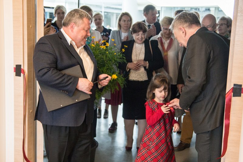 Latvijas Universitātes Jauno tehnoloģiju un inovāciju diena. LU Medicīnas fakultātes Sociālās pediatrijas centra jauno telpu atklāšana. null