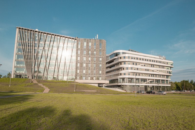 Latvijas Universitātes Akadēmiskā centra Dabas māja un Zinātņu māja. null