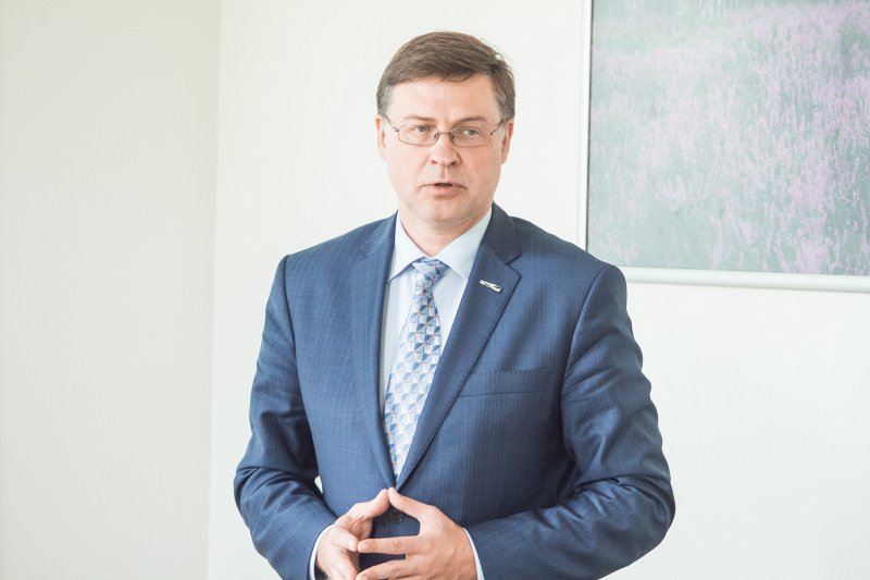 Monogrāfijas «Produktivitātes celšana: tendences un nākotnes izaicinājumi» atvēršanas svētki. Eiropas Komisijas priekšsēdētāja vietnieks Valdis Dombrovskis.