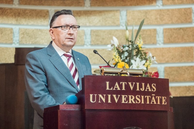 Latvijas Universitātes Satversmes sapulce, rektora vēlēšanas. null