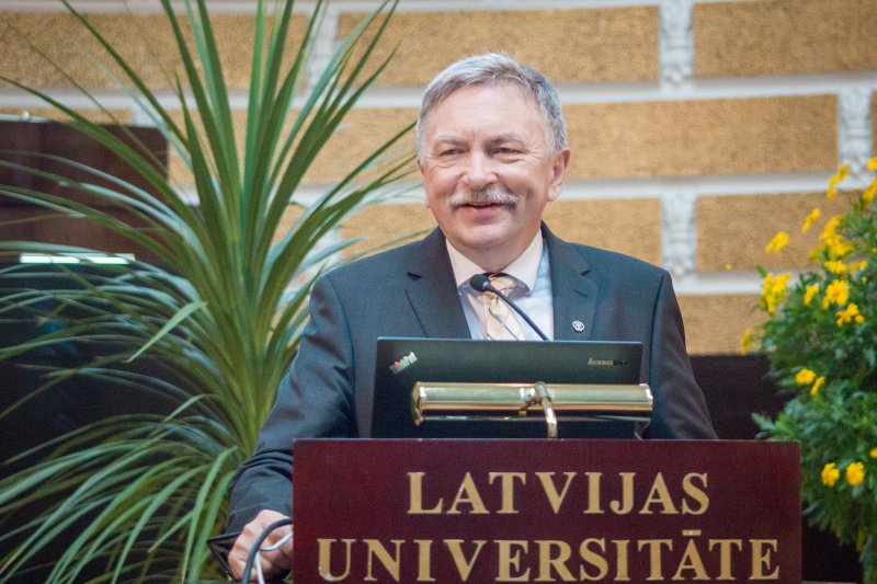 Latvijas Universitātes darbinieku kopsapulce. null