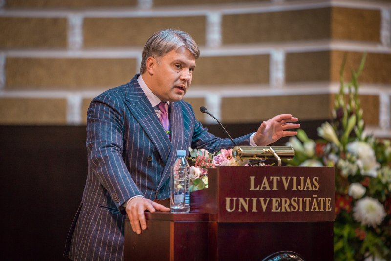 Latvijas Universitātes Juridiskās  Fakultātes simtgades  svinību ceremonija. Tiesībsargs Juris Jansons.
