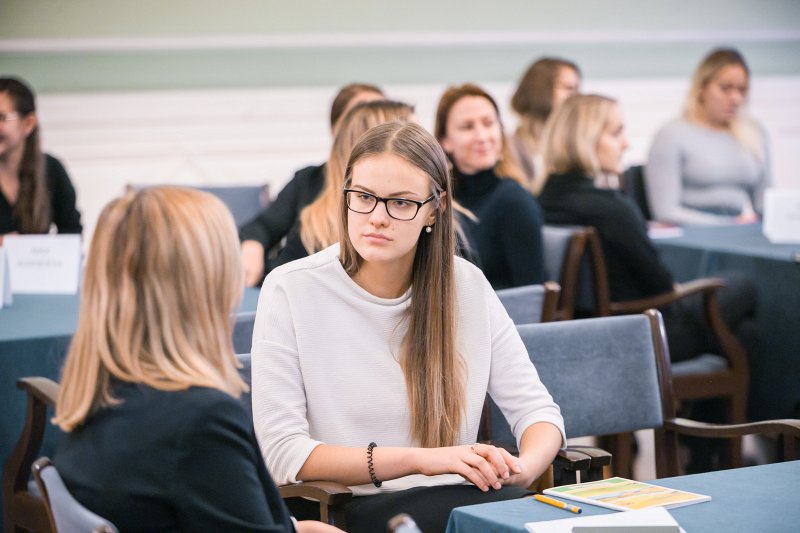 Latvijas Universitātes Karjeras centra sadarbībā ar LU Absolventu klubu īstenotās programmas «Izgaismo nākotni» pasākums. null
