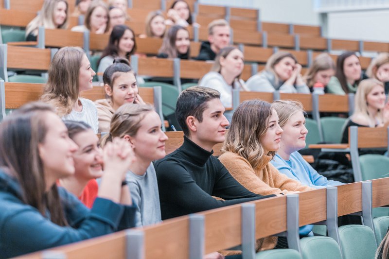 Lekcija Latvijas Universitātes Sociālo zinātņu fakultātes Intas Brikšes auditorijā. null