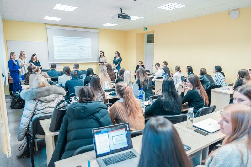 Lekcija Latvijas Universitātes Sociālo zinātņu fakultātē. null