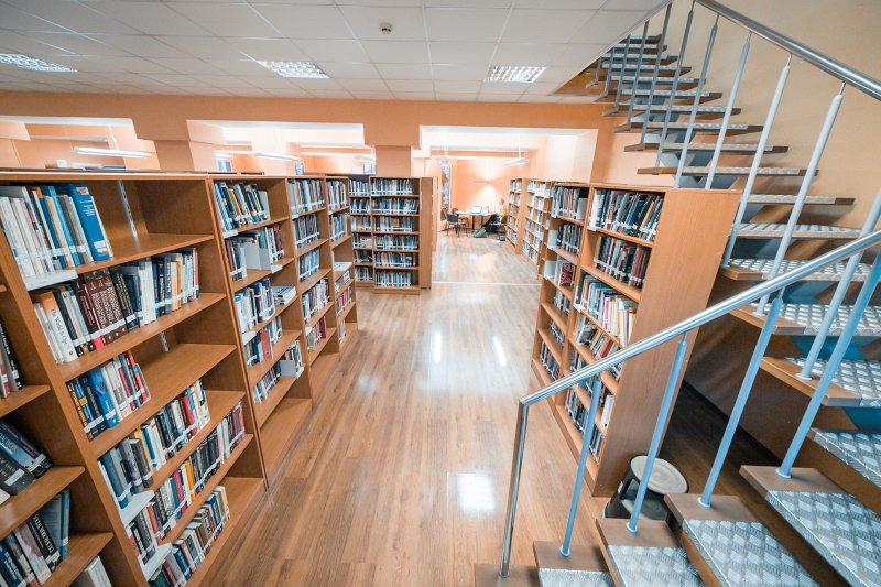 Latvijas Universitātes Sociālo zinātņu fakultātes bibliotēka. null