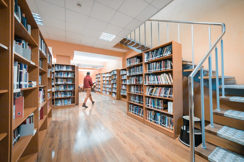 Latvijas Universitātes Sociālo zinātņu fakultātes bibliotēka. null