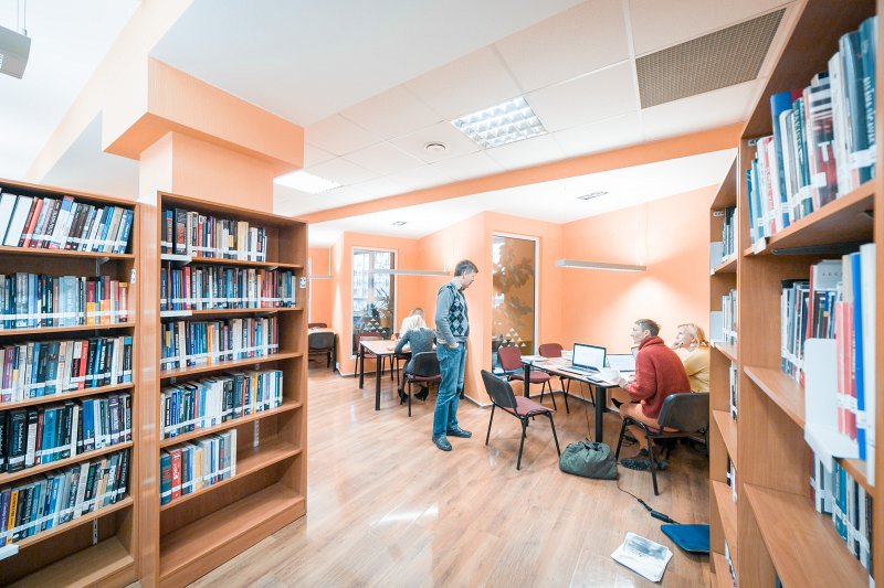 Latvijas Universitātes Sociālo zinātņu fakultātes bibliotēka. null