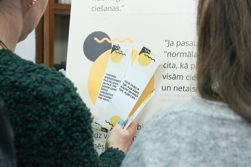 Latvijas Universitātes Bibliotēkas izstādes «Mani gadi uz mani neattiecas», kas veltīta LU Teoloģijas fakultātes docenta Dr. theol. Jura Cālīša jubilejai, atklāšana Bibliotēkā Raiņa bulvārī. null