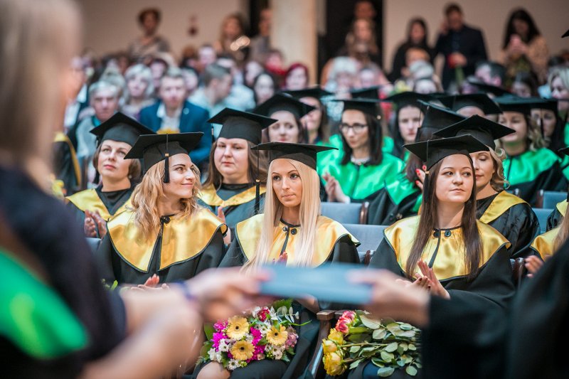 Latvijas Universitātes Pedagoģijas, psiholoģijas un mākslas fakultātes izlaidums. null