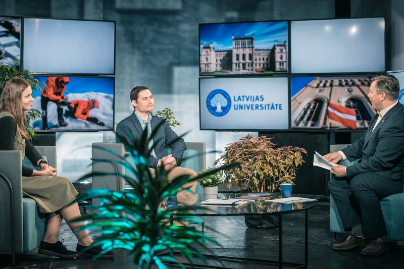 Riga TV24 raidījuma „Izvēlies panākumus” par studijām Latvijas Universitātē filmēšana. null