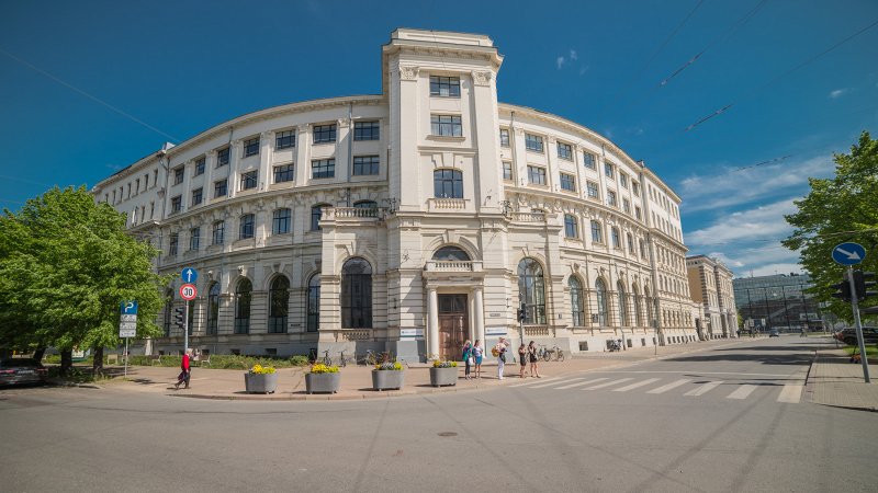 Latvijas Universitātes ēka, kurā atrodas Biznesa, vadības un ekonomikas fakultāte un Vēstures un filozofijas fakultāte. null