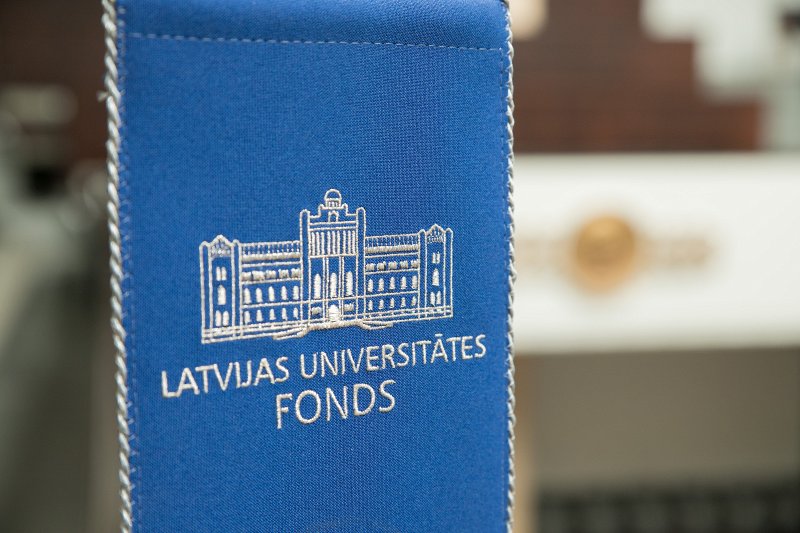 Latvijas Universitātes fonda simbolika. null