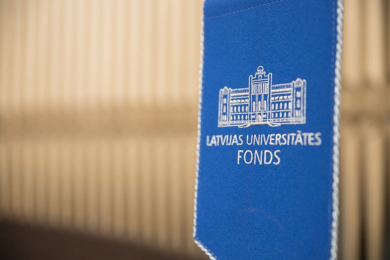 Latvijas Universitātes fonda simbolika. null